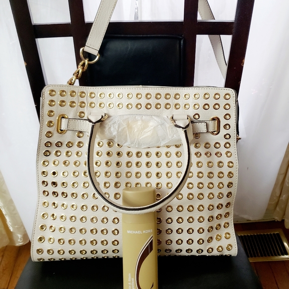 Michael Kors Handbags - Rare Michael Kors Vanilla Hamilton Grommet